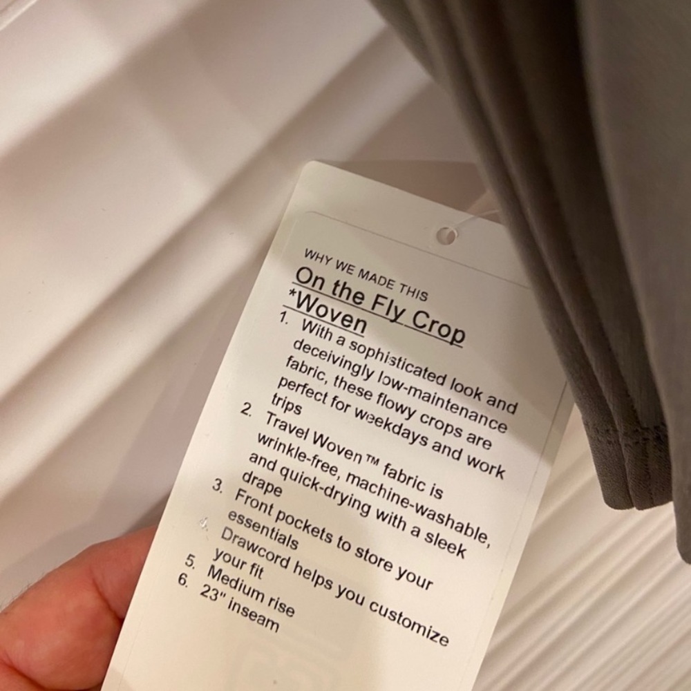 NWT Lululemon On The Fly Crop Woven - Picture 11 of 14
